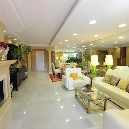 Bonito Piso Con Jardines Y Piscina * Эстепона