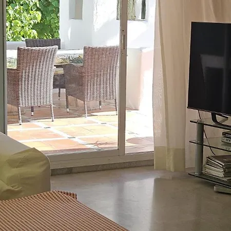 Bonito Piso Con Jardines Y Piscina Апартаменты *