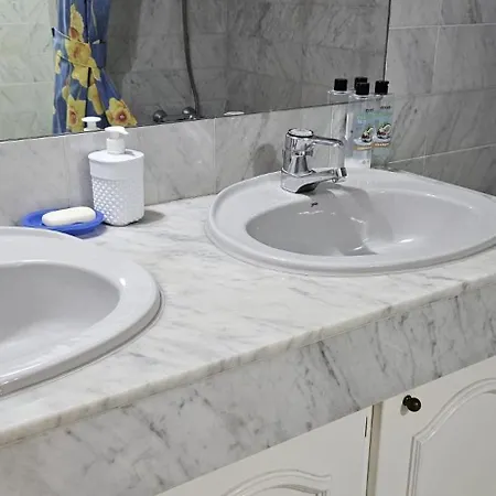 Bonito Piso Con Jardines Y Piscina * 埃斯特波纳