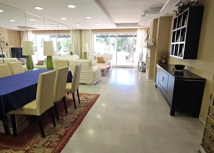 Bonito Piso Con Jardines Y Piscina Appartement