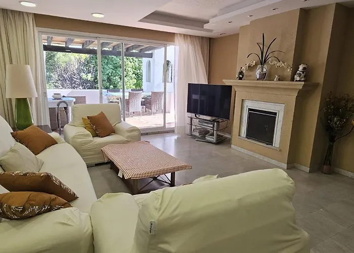 Bonito Piso Con Jardines Y Piscina * Estepona