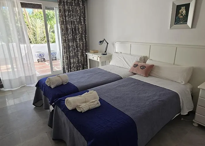 Bonito Piso Con Jardines Y Piscina Appartement Estepona