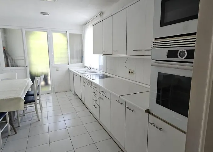 Bonito Piso Con Jardines Y Piscina * Estepona