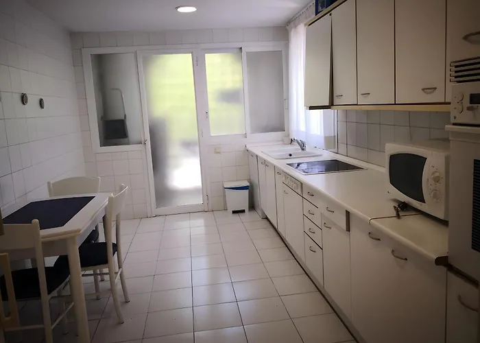 Apartamento Bonito Piso Con Jardines Y Piscina