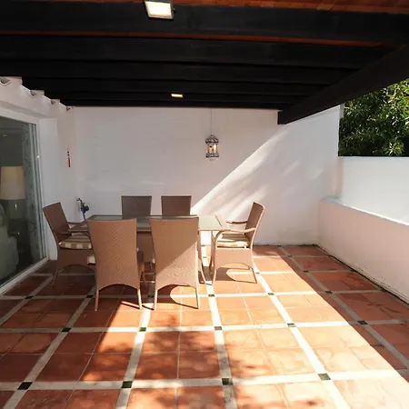 Bonito Piso Con Jardines Y Piscina Apartmán *