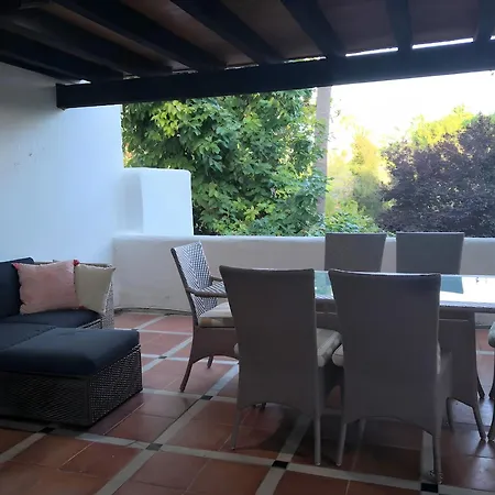 Bonito Piso Con Jardines Y Piscina Apartmán *