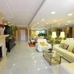 Bonito Piso Con Jardines Y Piscina * Estepona