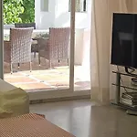 Bonito Piso Con Jardines Y Piscina Apartment *