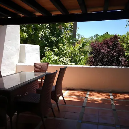 Bonito Piso Con Jardines Y Piscina Apartment Estepona