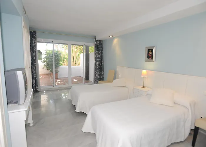 Bonito Piso Con Jardines Y Piscina * Estepona