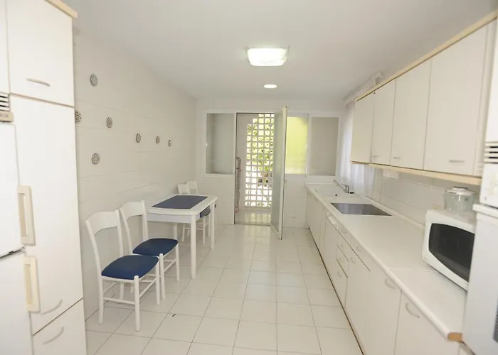 Bonito Piso Con Jardines Y Piscina Apartment *